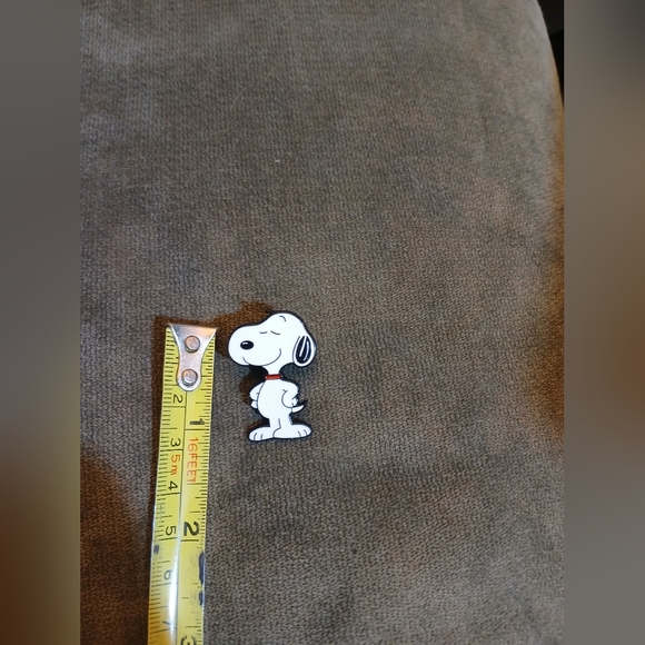 Snoopy Cartoon Pin - Picture 3 of 3